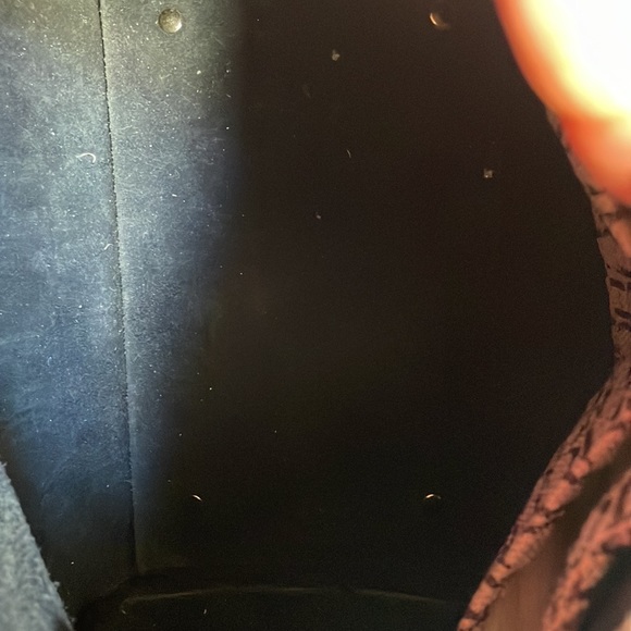 Carolina Herrera authentic Andy 7 handbag - Picture 3 of 11